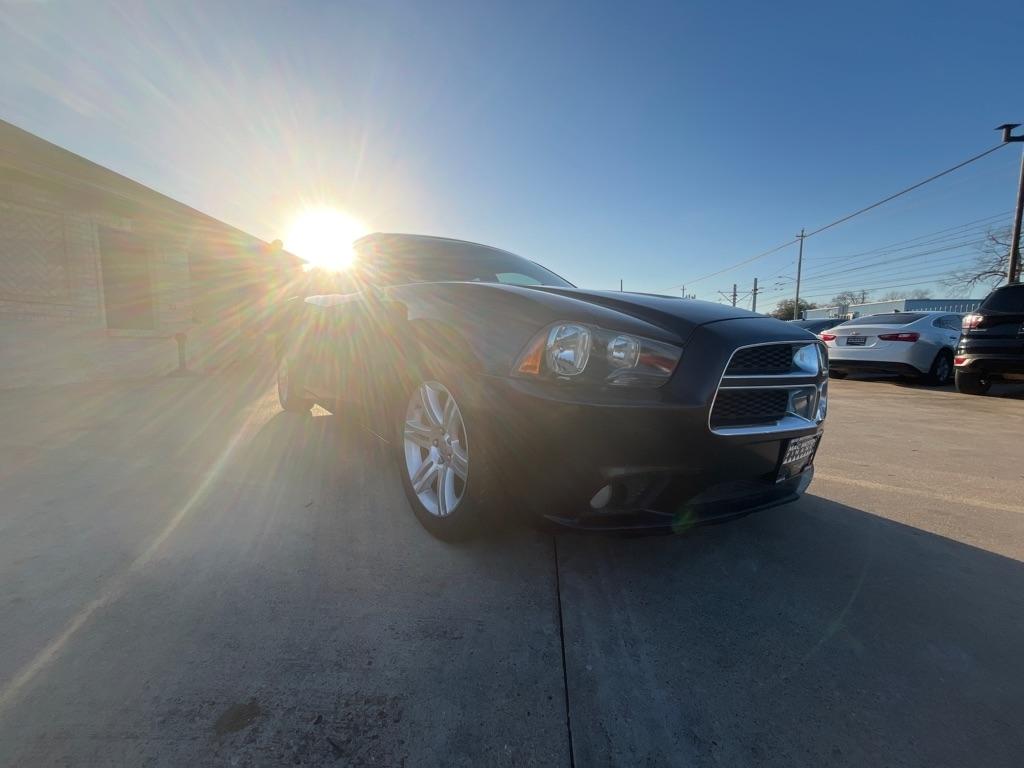 Dodge Charger SE 2011