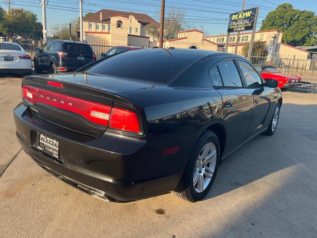 Dodge Charger SE 2011