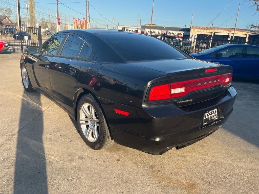 Dodge Charger SE 2011