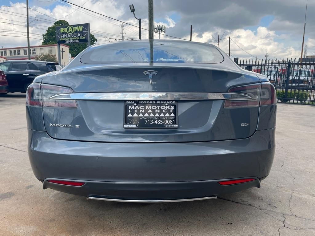 Tesla Model S Signature 2013