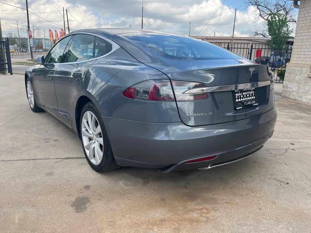 Tesla Model S Signature 2013