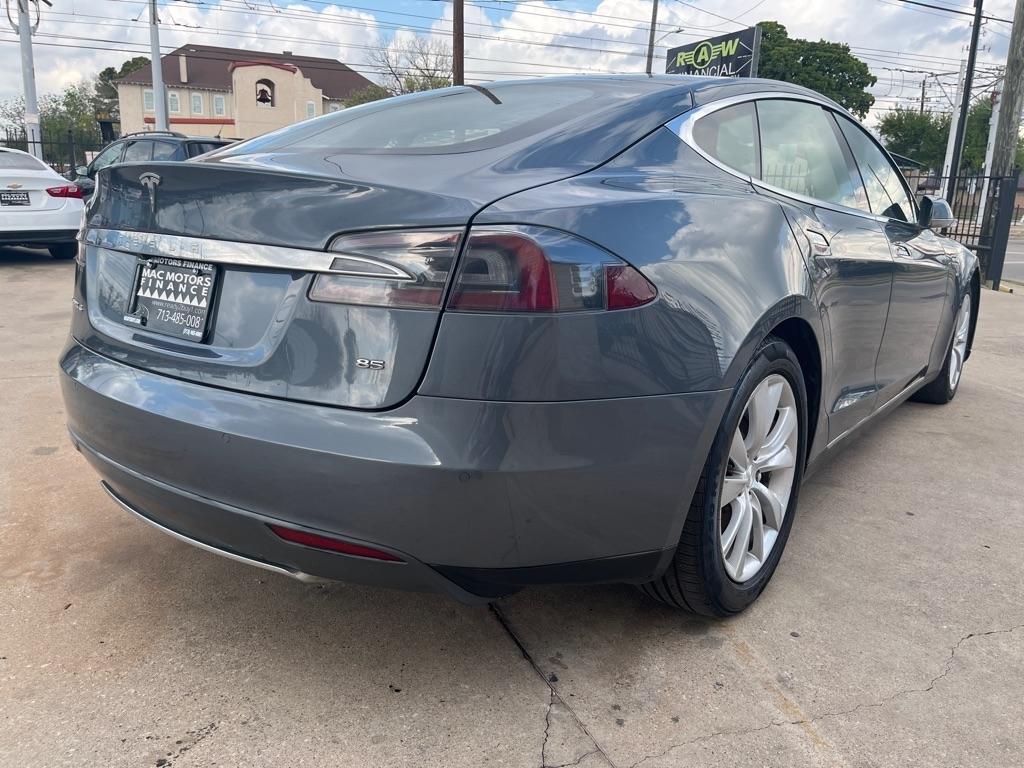 Tesla Model S Signature 2013