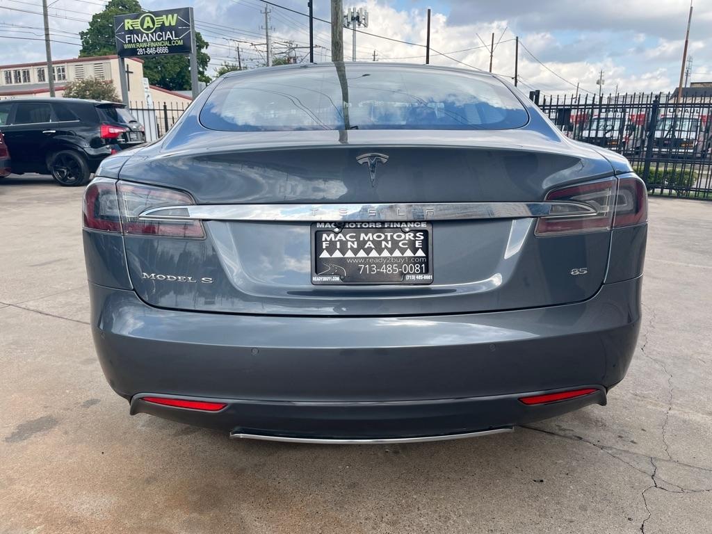 Tesla Model S Signature 2013