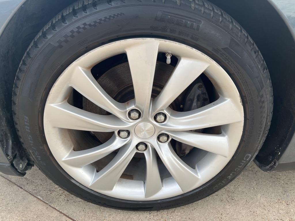 Tesla Model S Signature 2013