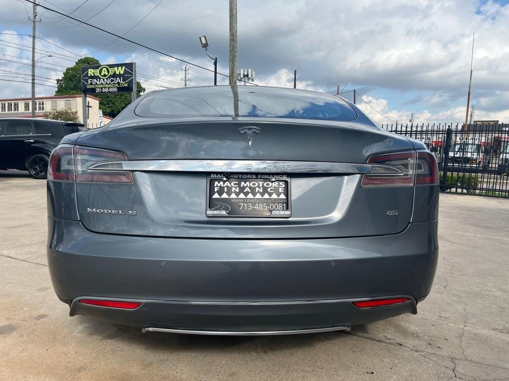 Tesla Model S Signature 2013