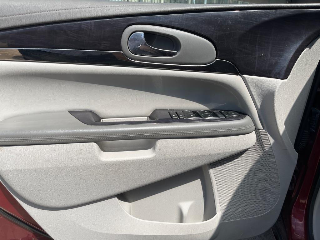 Buick Enclave Convenience FWD 2016