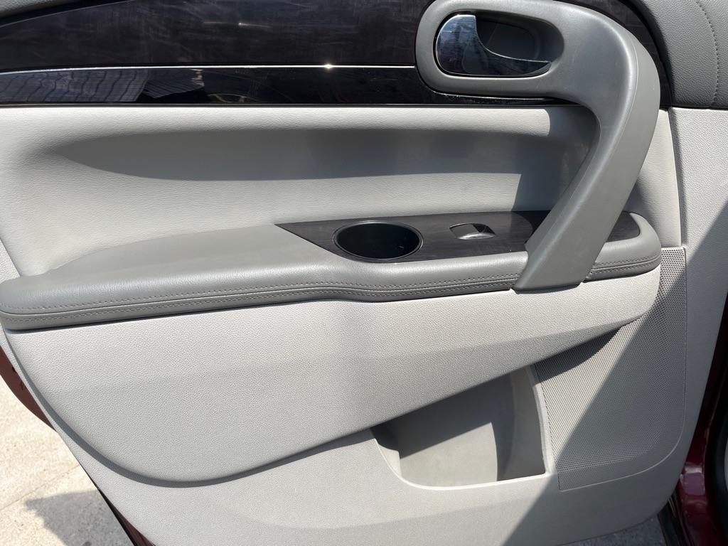 Buick Enclave Convenience FWD 2016