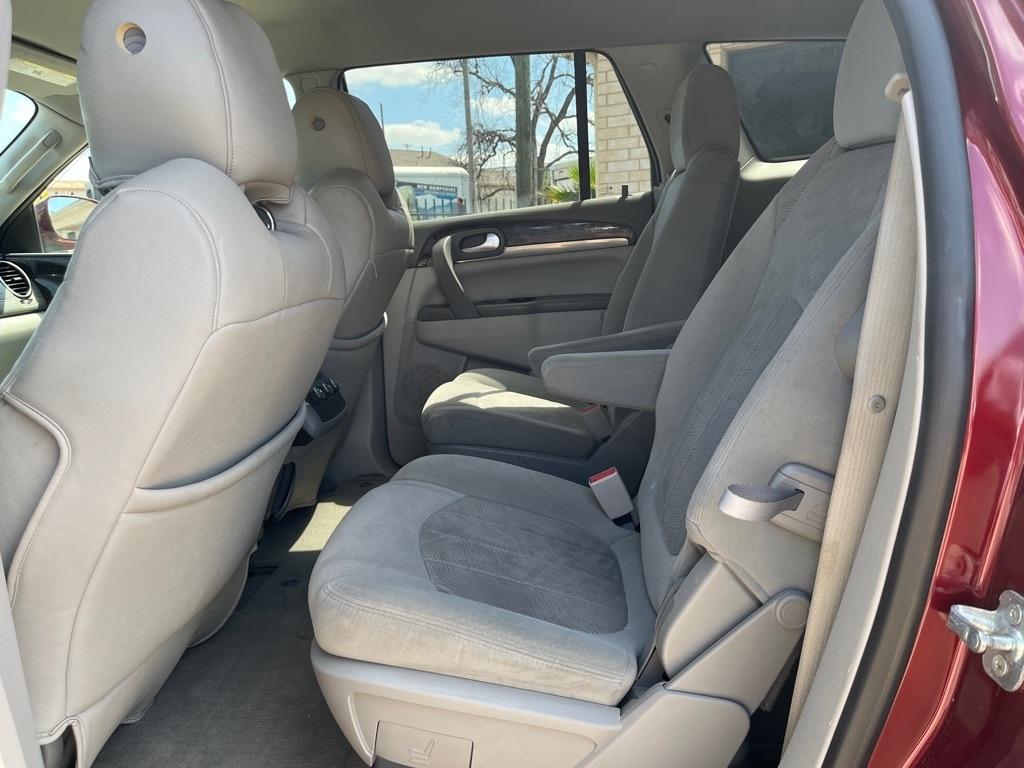 Buick Enclave Convenience FWD 2016