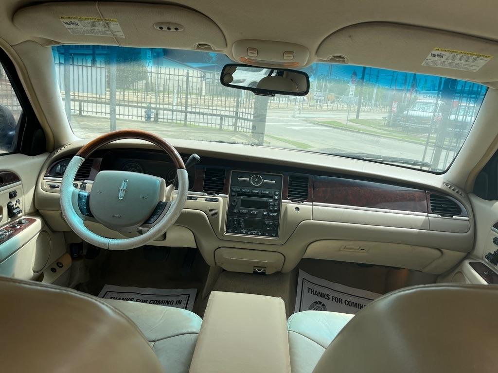 Lincoln Town Car Signature Limited 2008