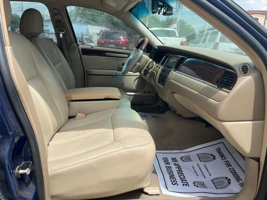 Lincoln Town Car Signature Limited 2008