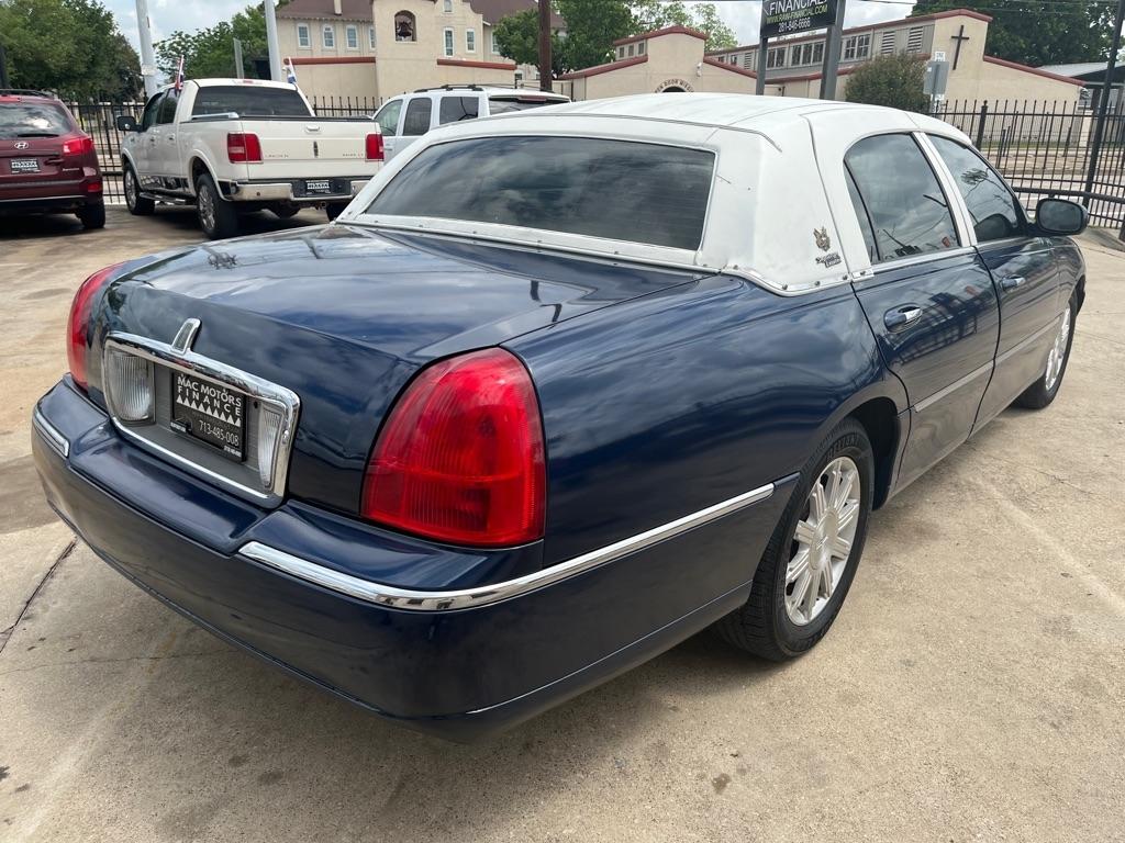 Lincoln Town Car Signature Limited 2008