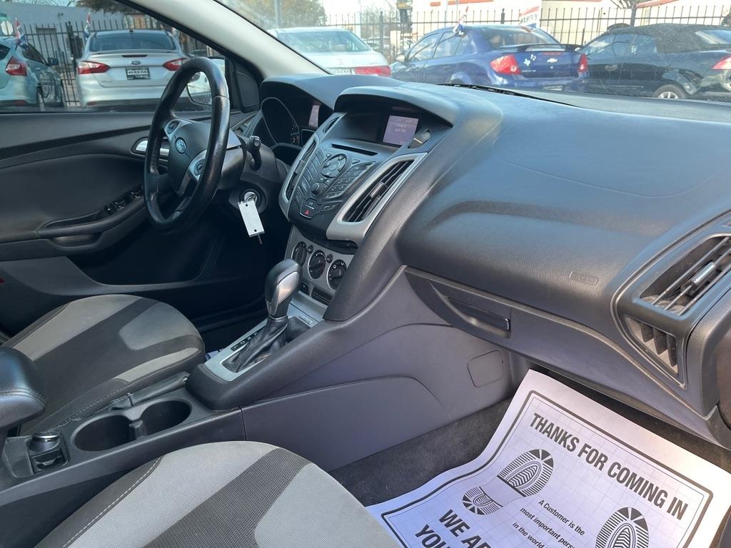 Ford Focus SE Hatch 2014