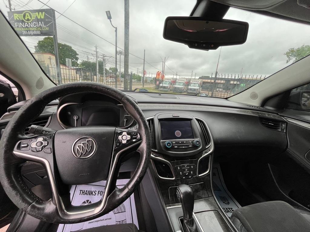 Buick LaCrosse Base 2015