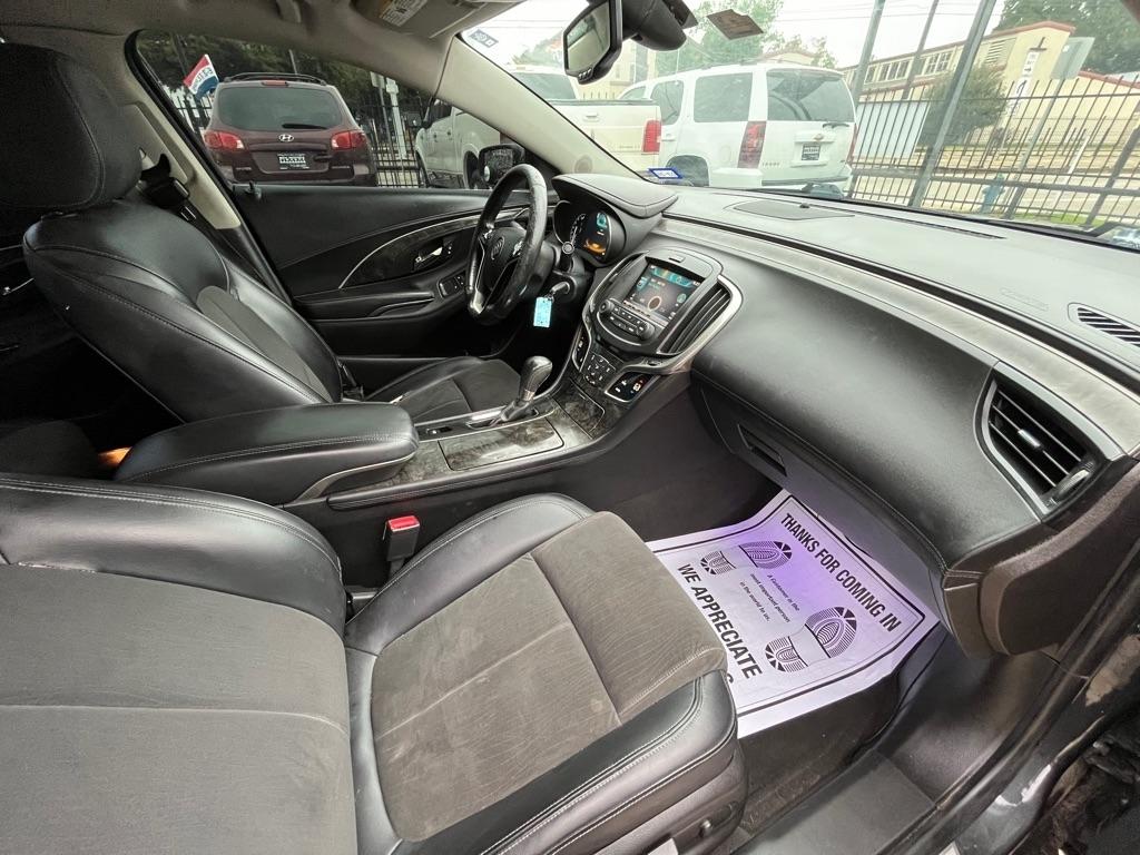 Buick LaCrosse Base 2015