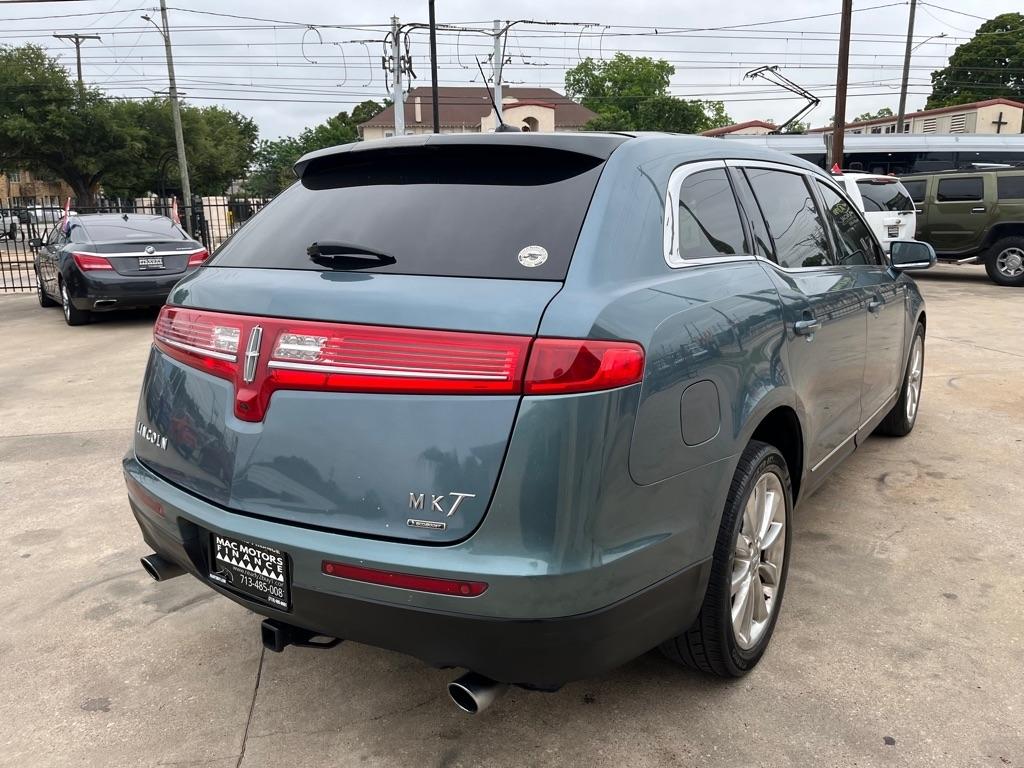 Lincoln MKT  2010