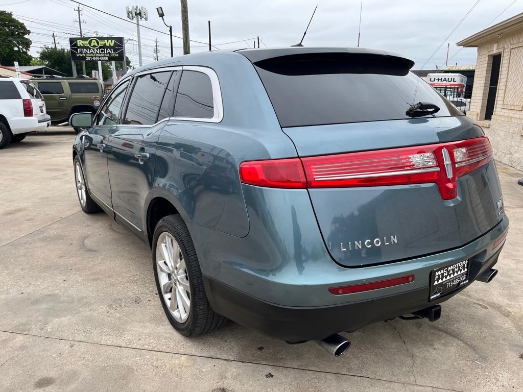 Lincoln MKT  2010