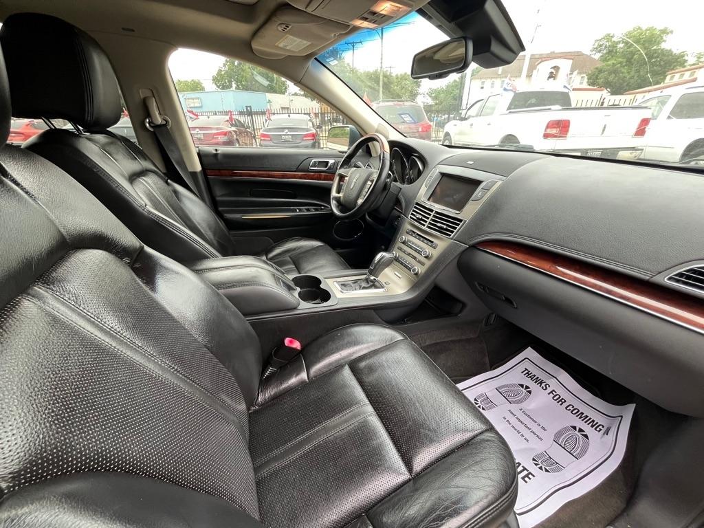 Lincoln MKT  2010