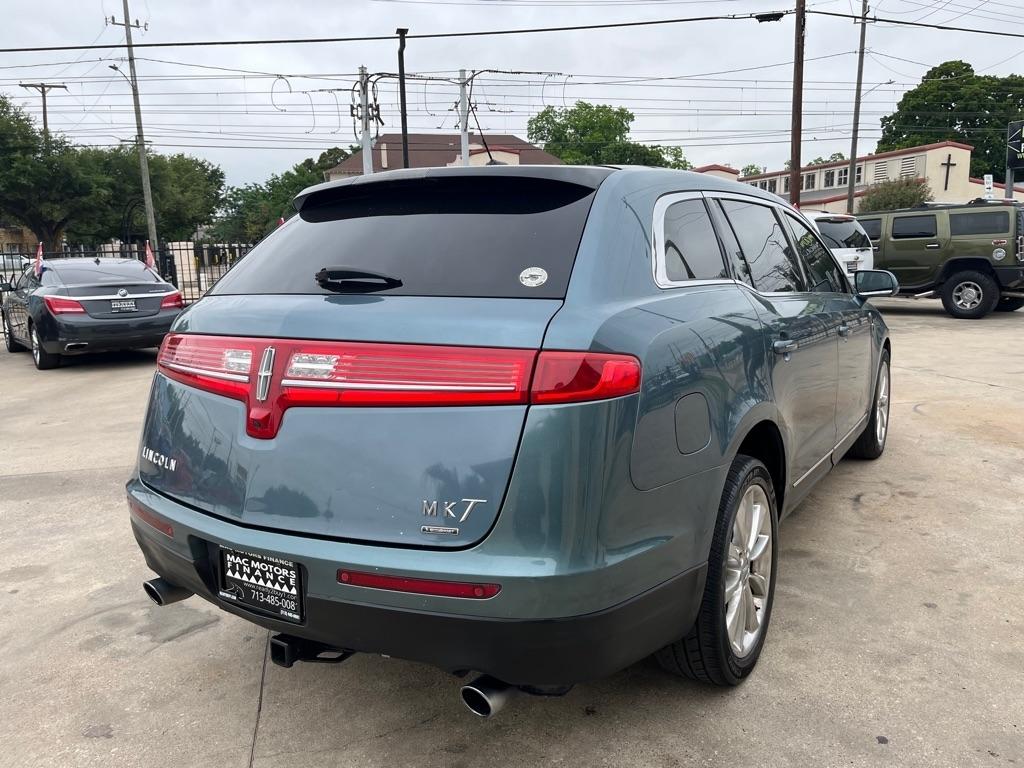 Lincoln MKT  2010