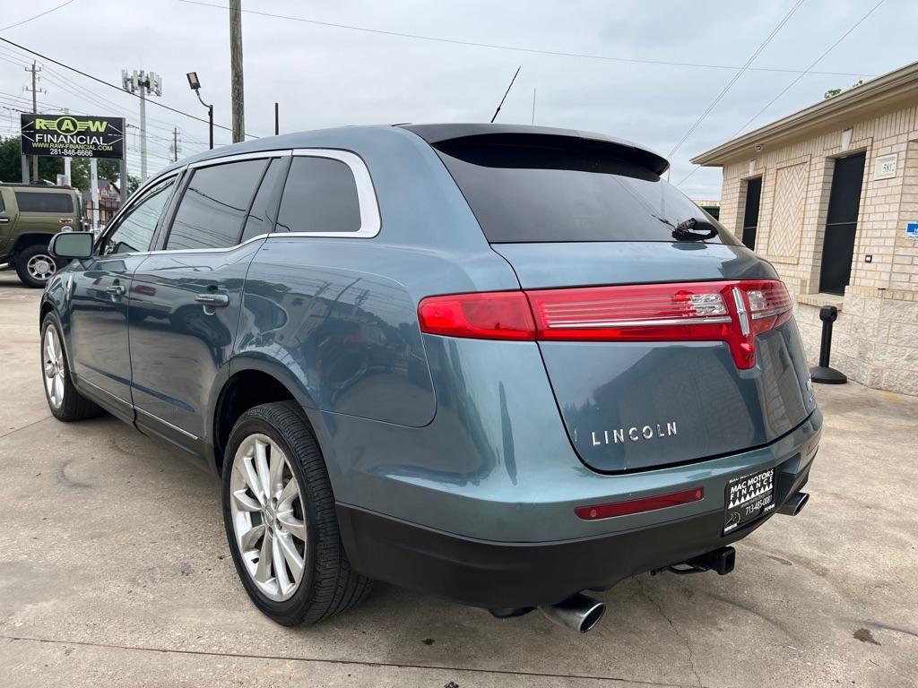 Lincoln MKT  2010