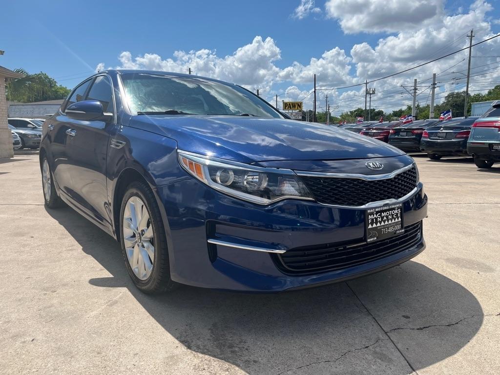 2017 Kia Optima LX AT's photo