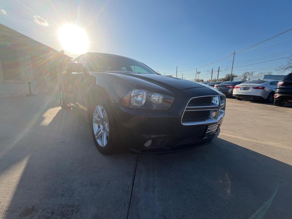 Dodge Charger SE 2011