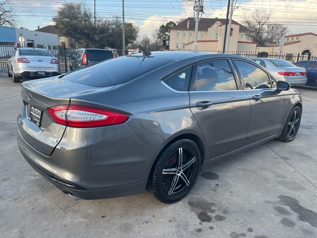 Ford Fusion SE 2013