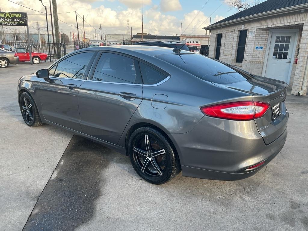 Ford Fusion SE 2013
