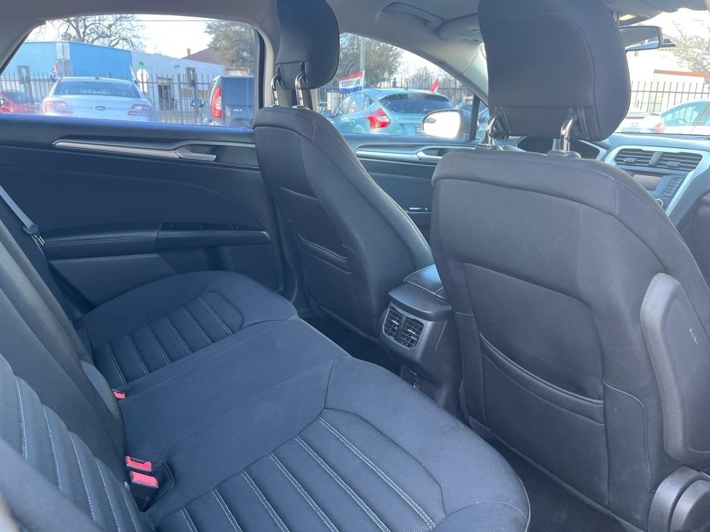 Ford Fusion SE 2013