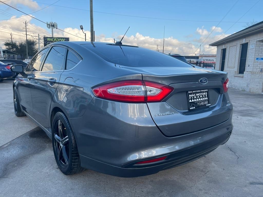 Ford Fusion SE 2013
