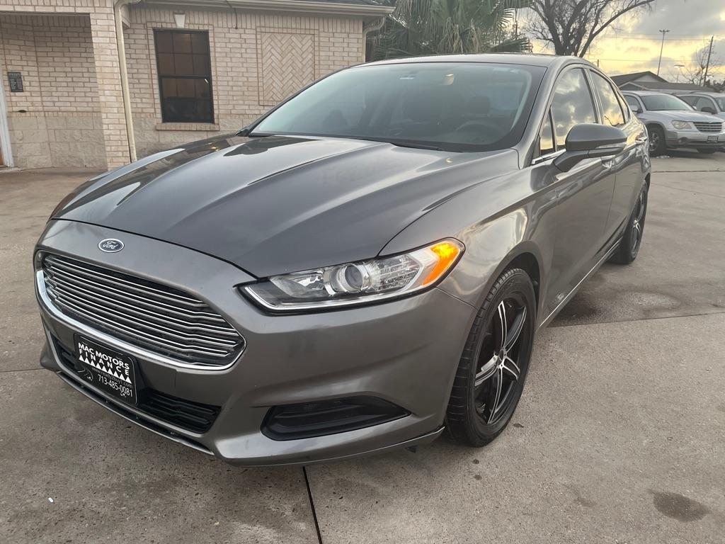Ford Fusion SE 2013