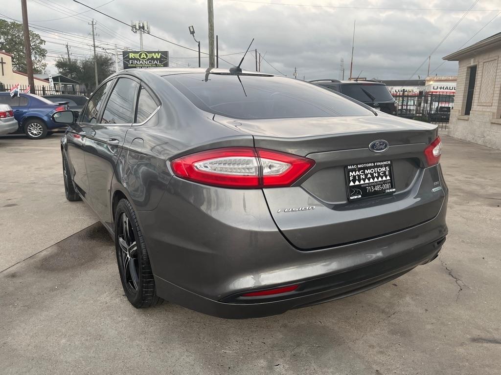 Ford Fusion SE 2013