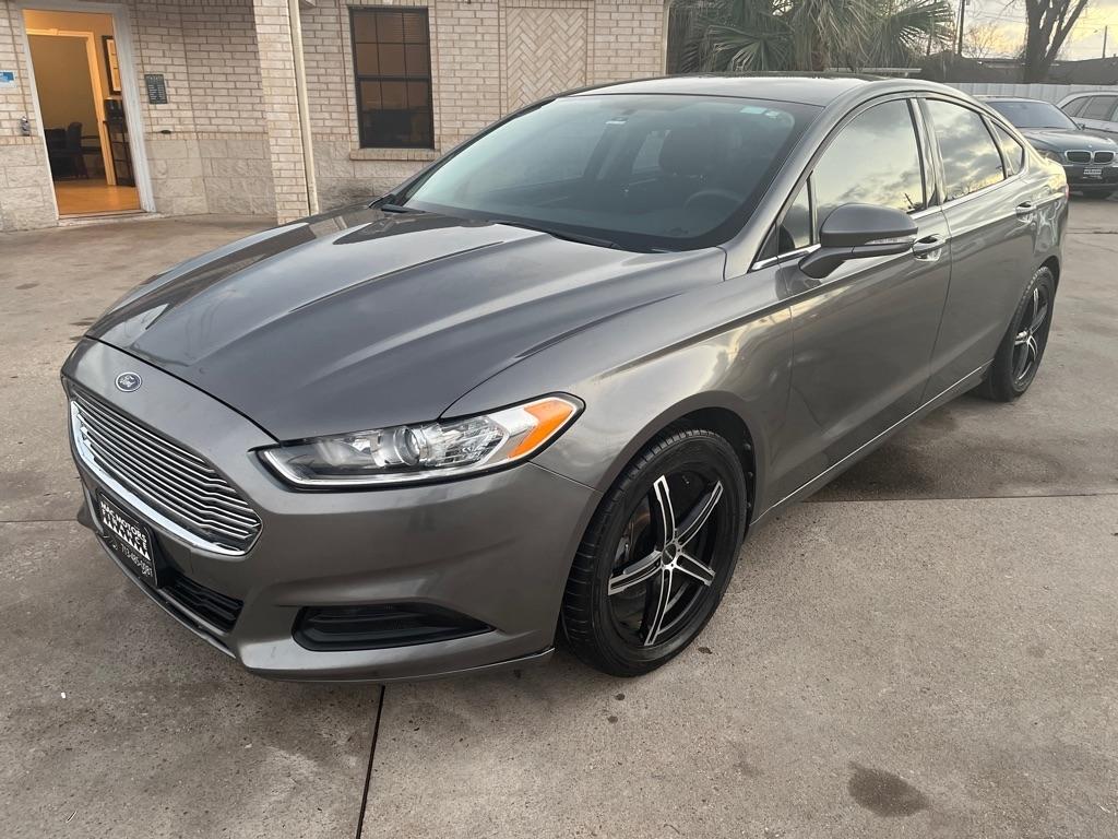 Ford Fusion SE 2013