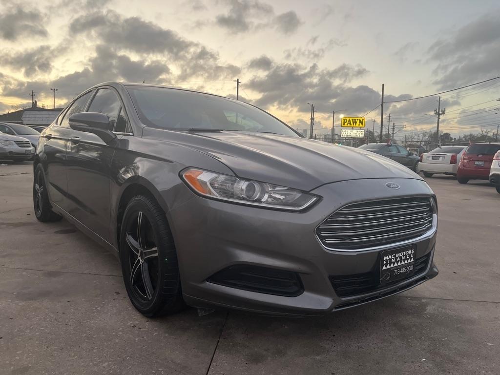 Ford Fusion SE 2013