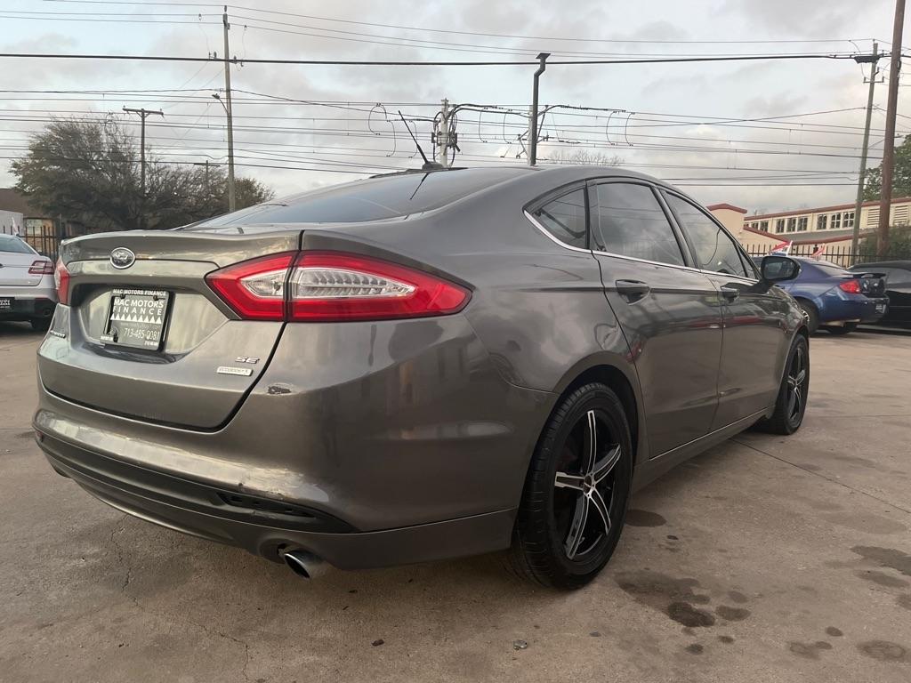 Ford Fusion SE 2013