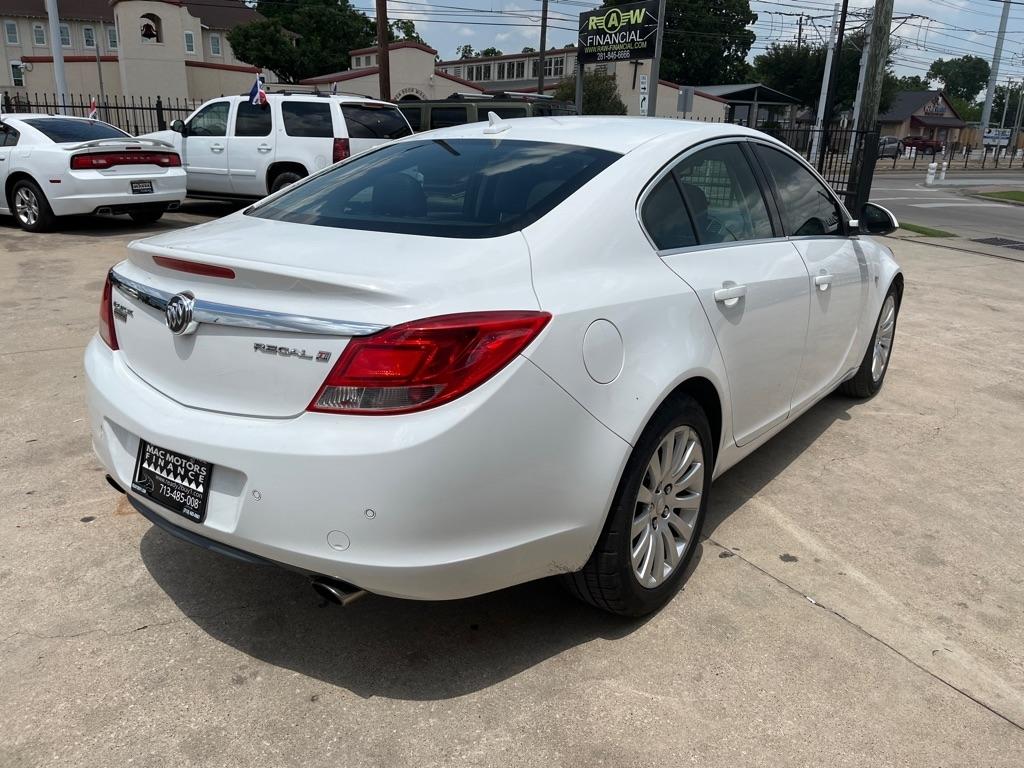 Buick Regal CXL Turbo - 4XT 2011