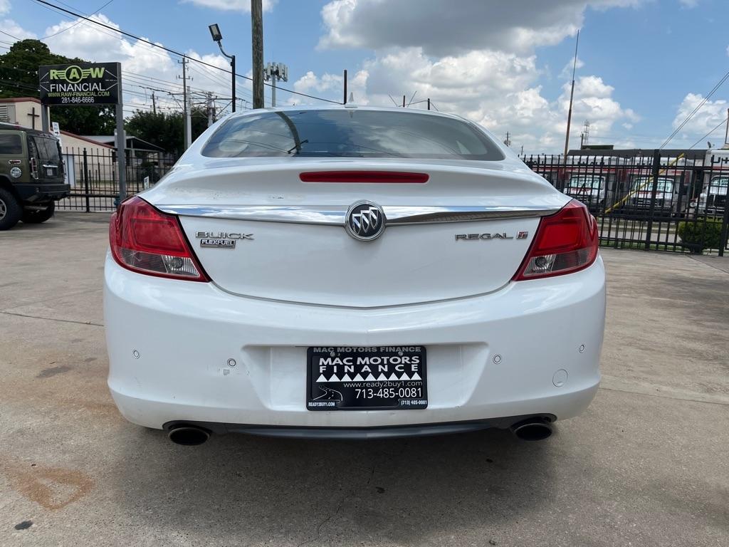 Buick Regal CXL Turbo - 4XT 2011