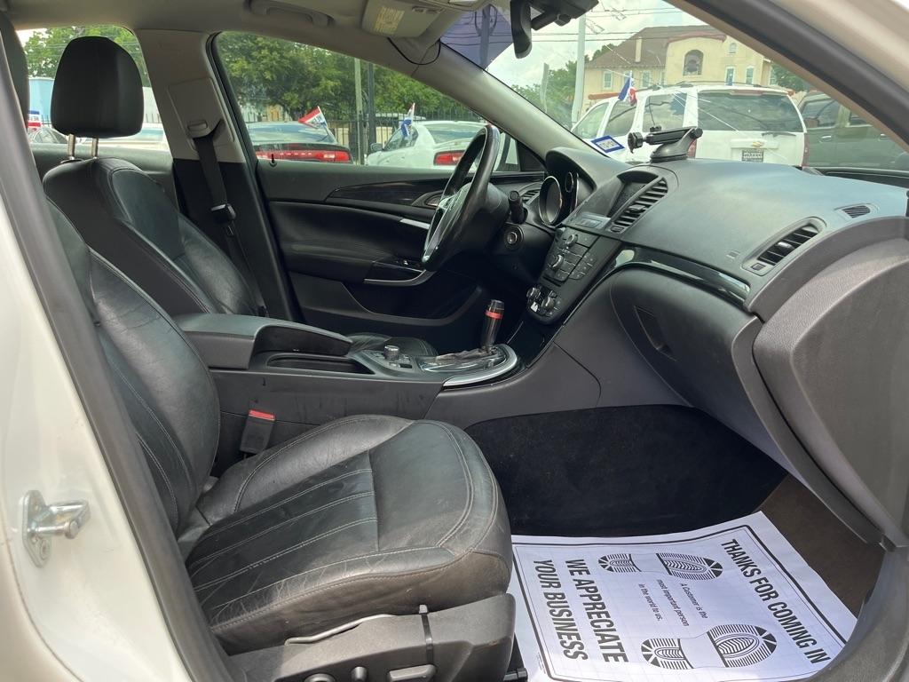 Buick Regal CXL Turbo - 4XT 2011