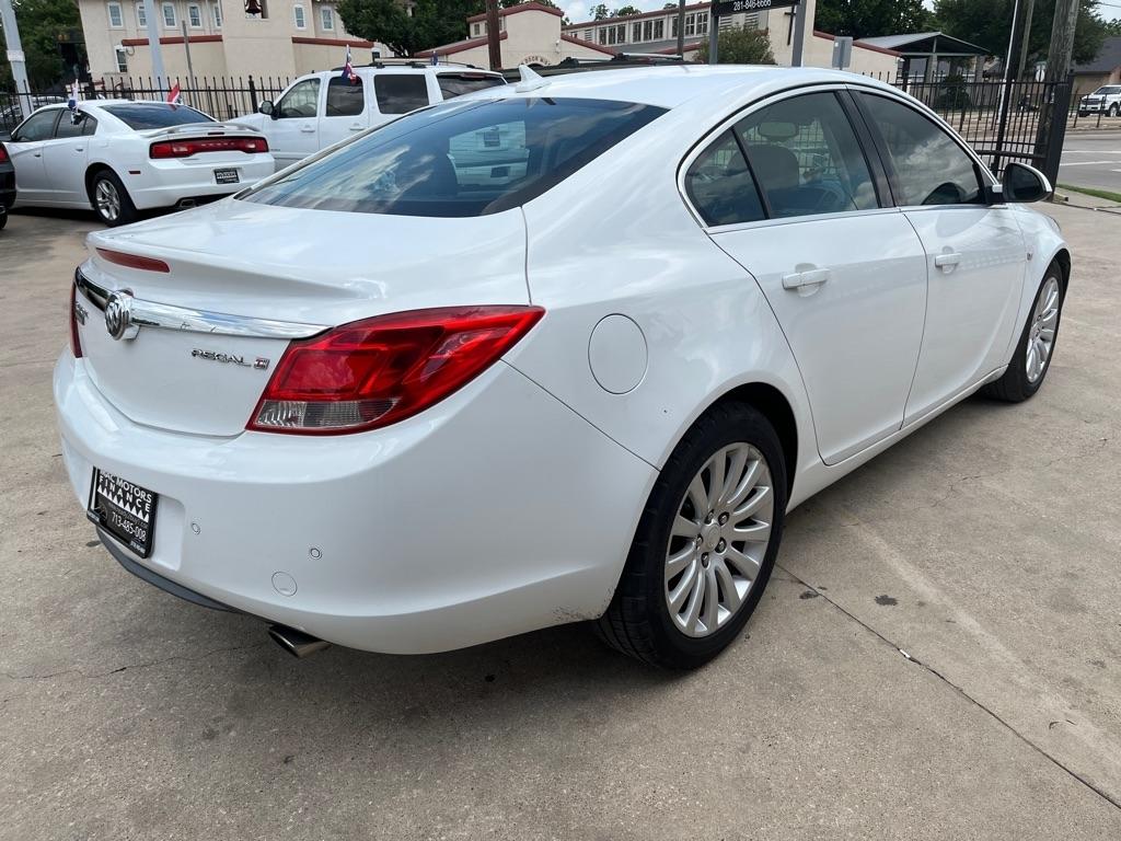 Buick Regal CXL Turbo - 4XT 2011