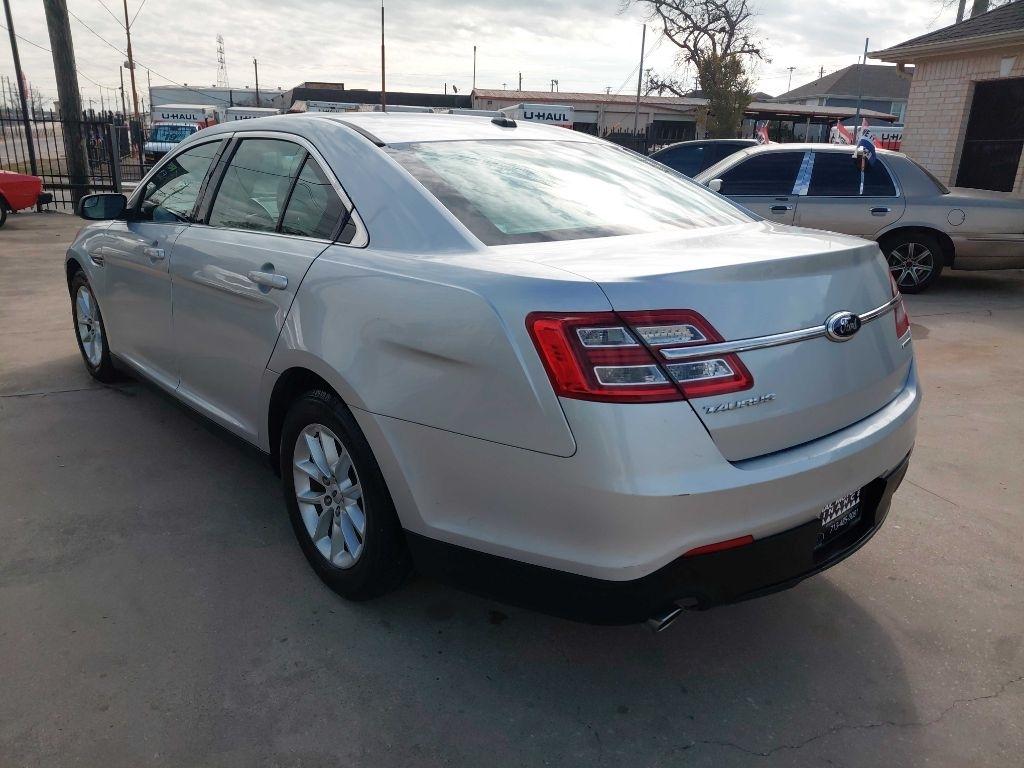 Ford Taurus SE FWD 2014