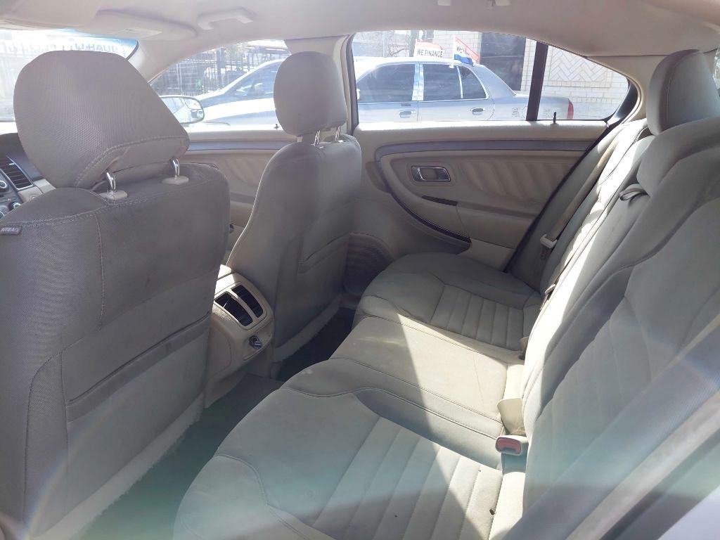 Ford Taurus SE FWD 2014