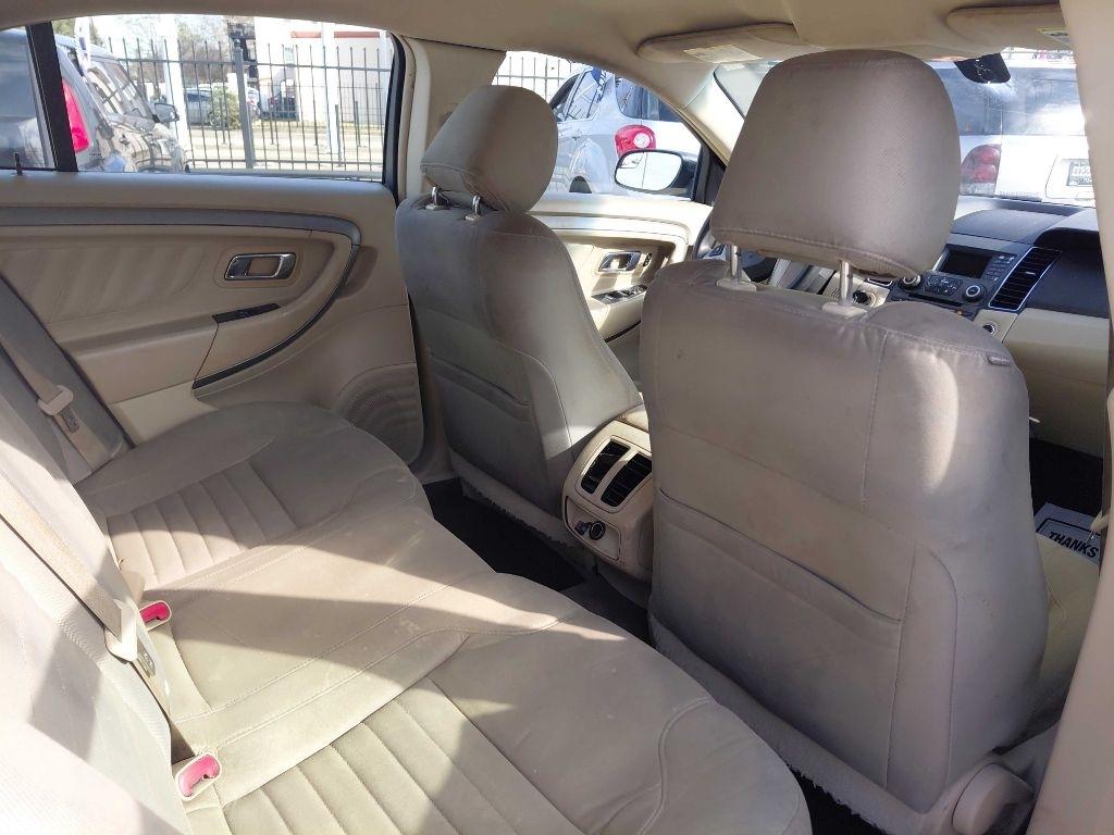 Ford Taurus SE FWD 2014
