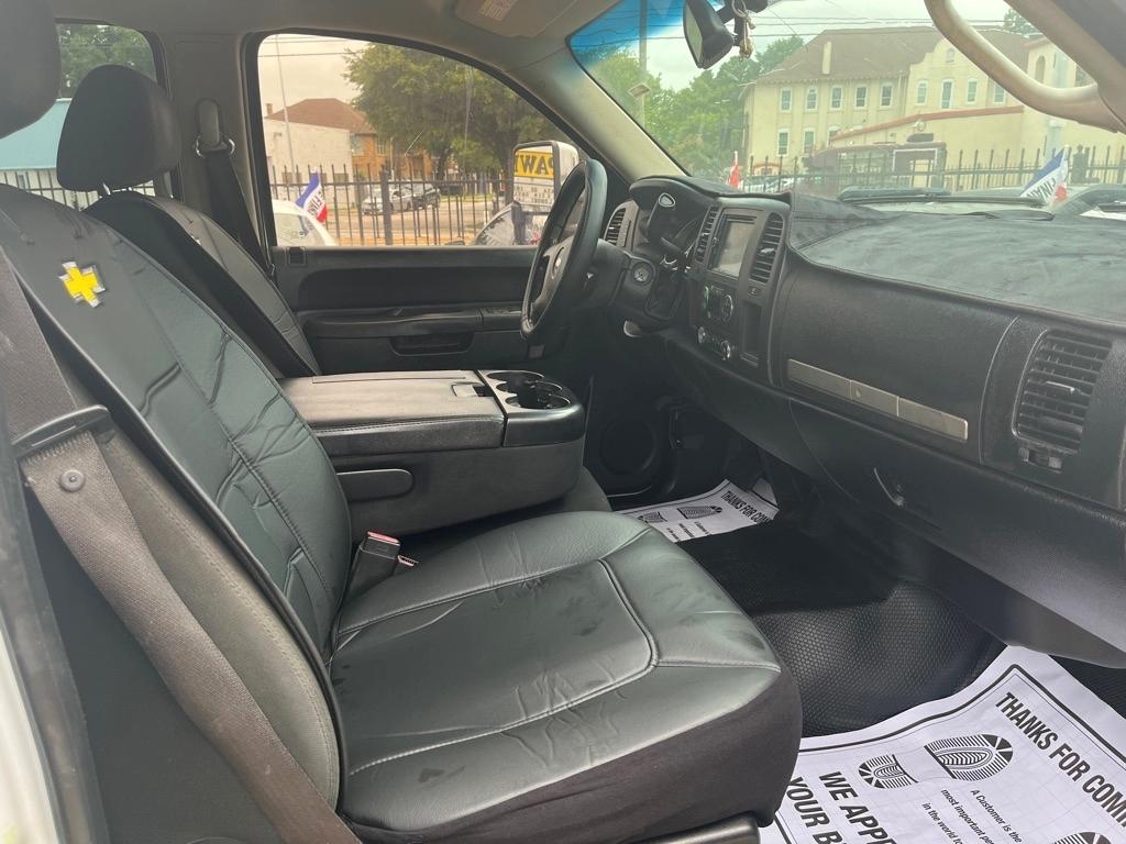 Chevrolet Silverado 2500HD LT Crew Cab 2WD 2012