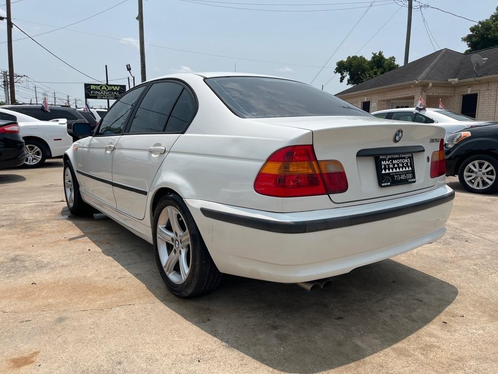 BMW 3-Series 325i Sedan 2005