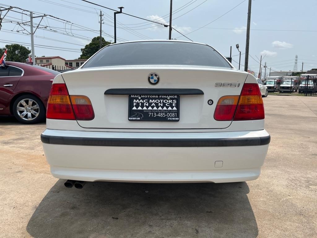 BMW 3-Series 325i Sedan 2005