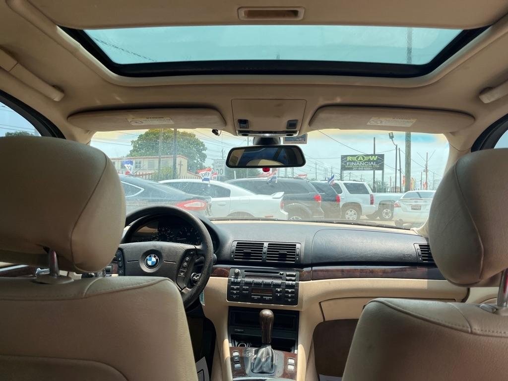 BMW 3-Series 325i Sedan 2005