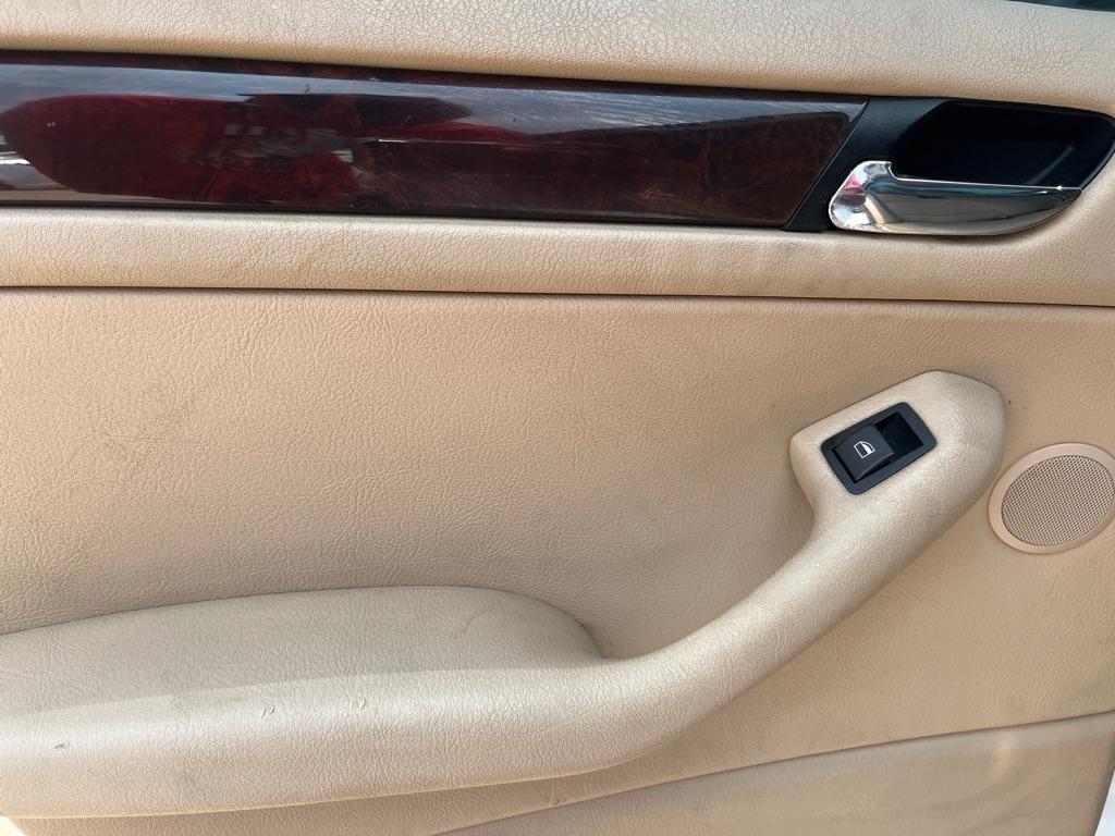 BMW 3-Series 325i Sedan 2005