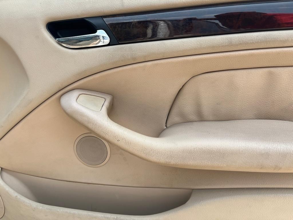 BMW 3-Series 325i Sedan 2005
