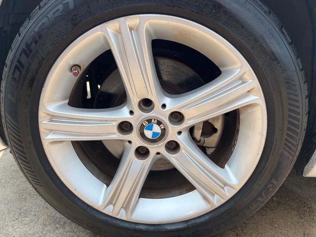 BMW 3-Series 325i Sedan 2005