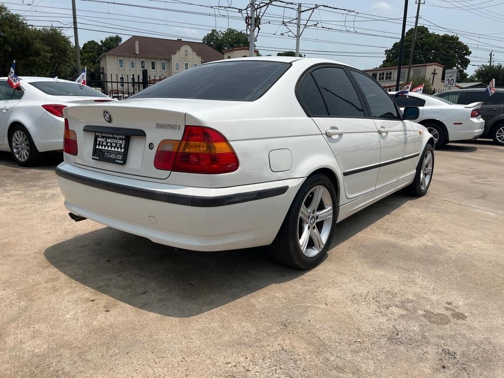BMW 3-Series 325i Sedan 2005