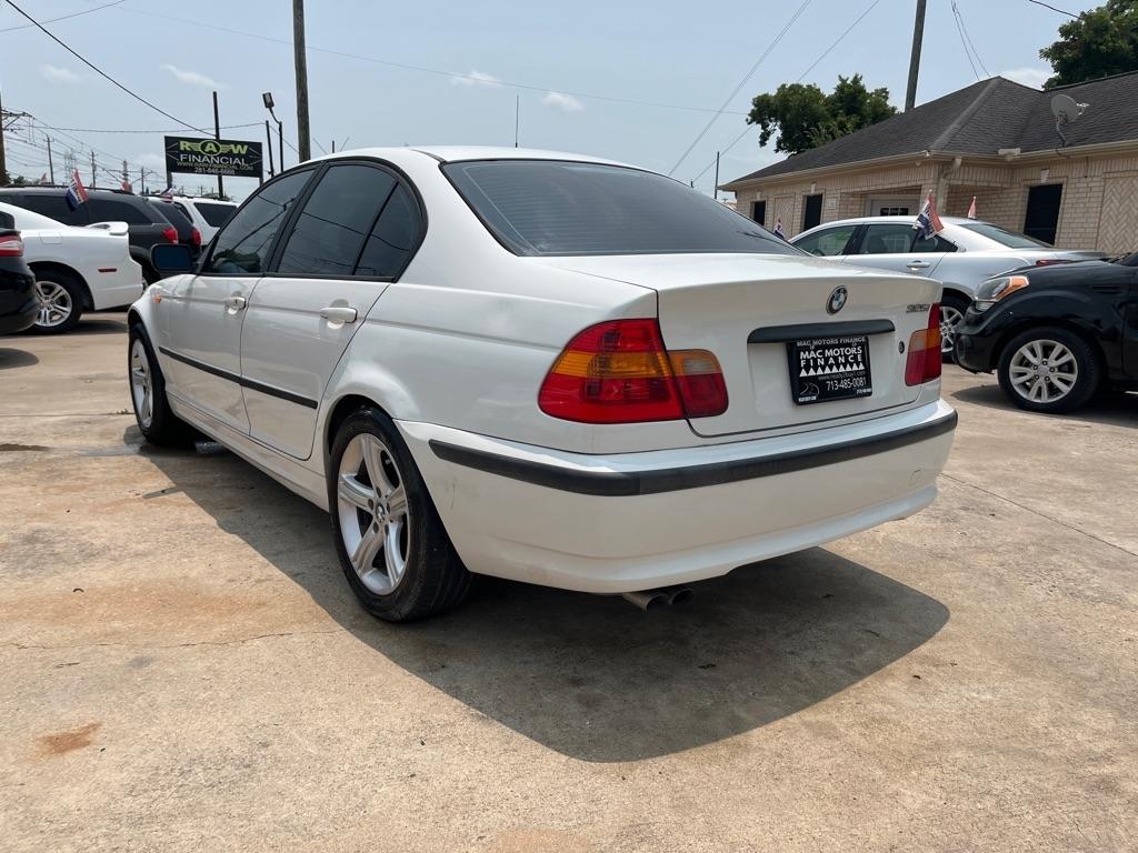 BMW 3-Series 325i Sedan 2005